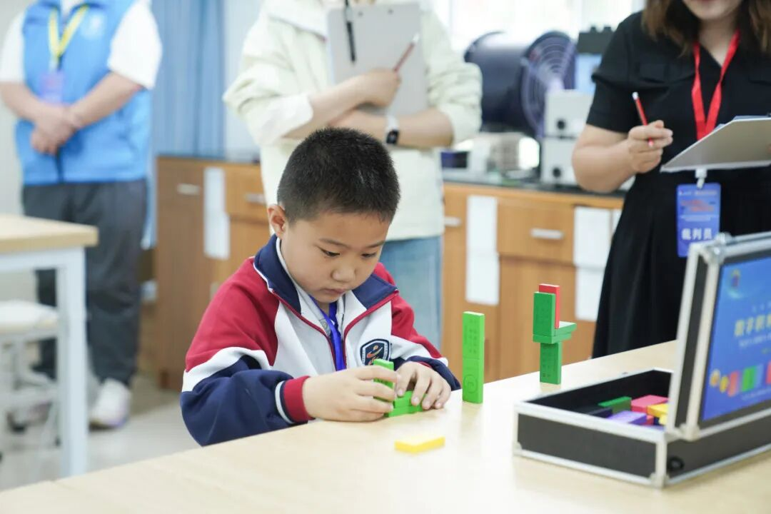 全国青少年心理成长知识与应用创新大赛云南赛区复赛在云经管举办 第 18 张 全国青少年心理成长知识与应用创新大赛云南赛区复赛在云经管举办 第 18 张